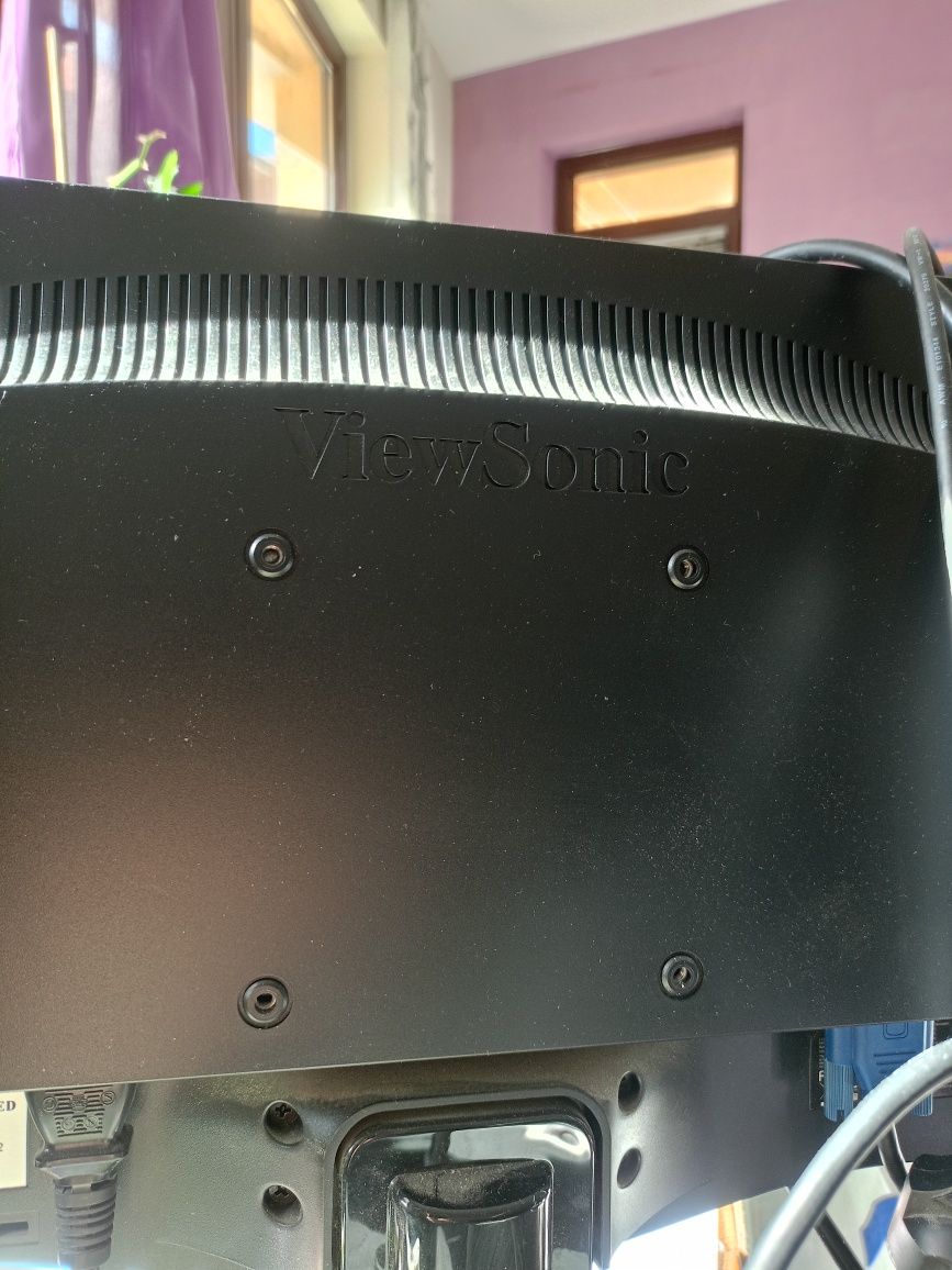 Монитор View sonic 18 инча