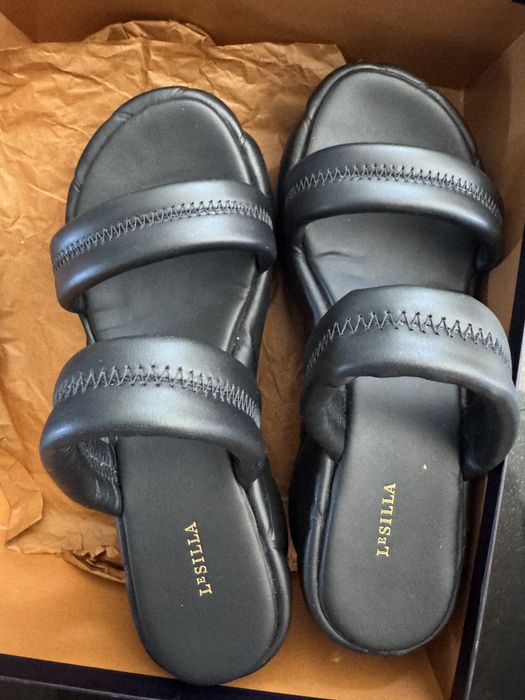 Vând sandale Le Silla noi, mărime 37