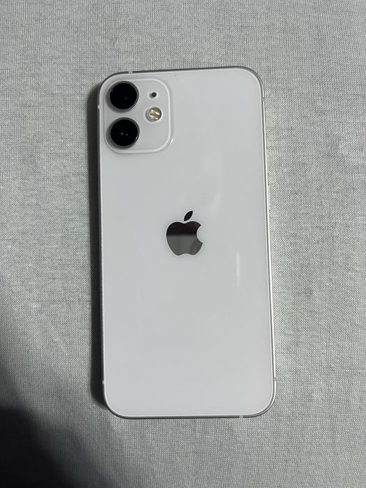 Айфон 12 мини.