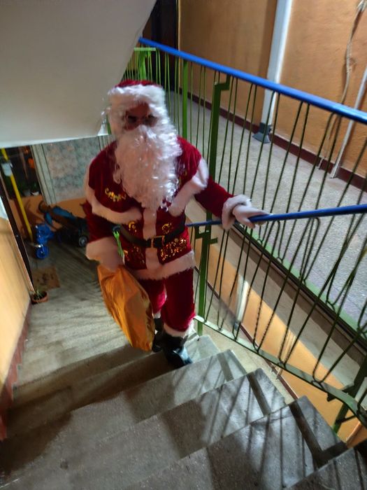 MOȘ CRĂCIUN ȘI Crăciunița așteaptă invitație la micii drăgălași !