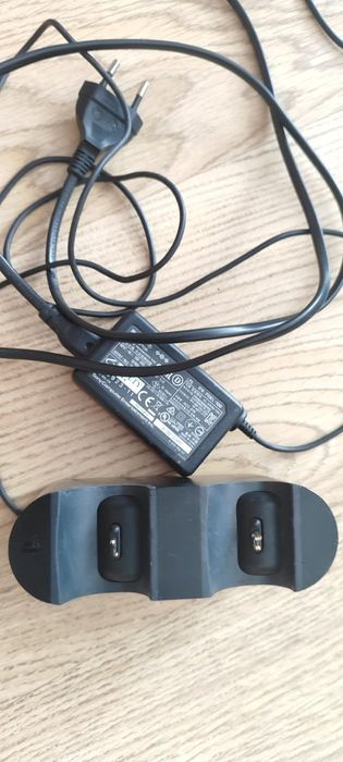 Продам камеру и зарядник от ps4