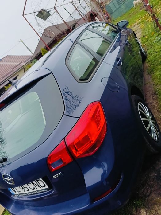 De vânzare Opel Astra j 1.7