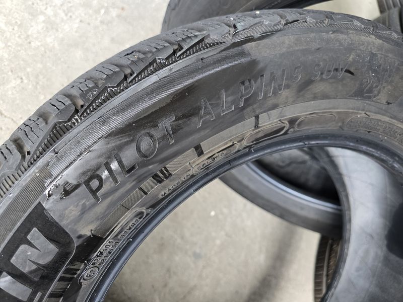 235/60/18 MICHELIN 4бр