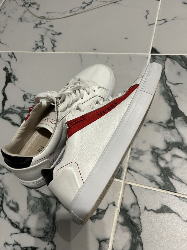 Мъжки обувки Guess