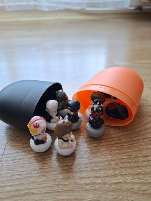 Mini figurine Star Wars -set de 7 bucăți+ capsule de depozitare