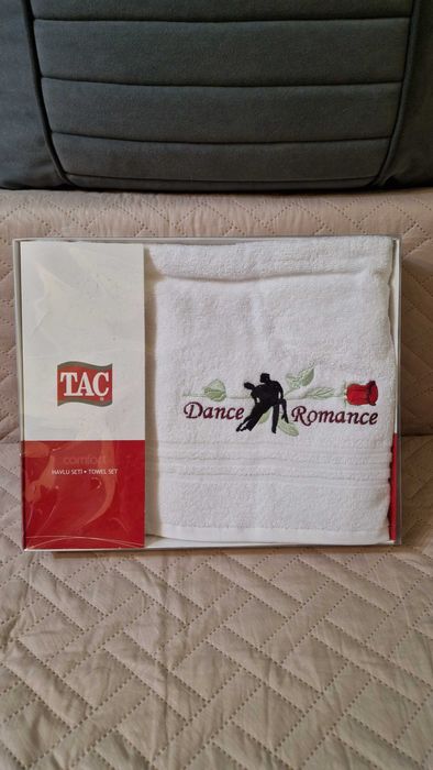 Продам новый набор из 2 полотенец TAC (Турция)