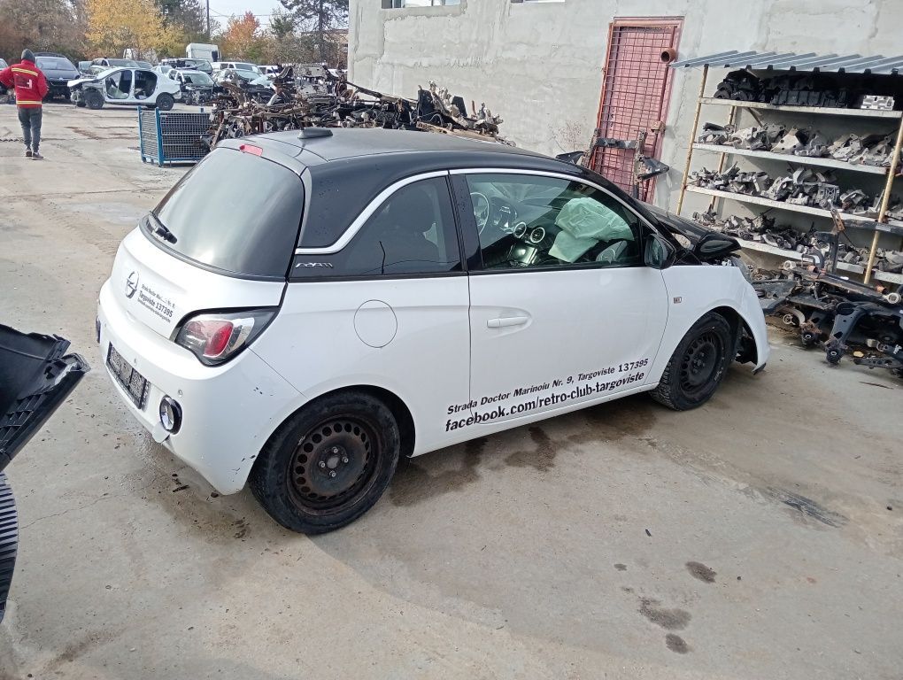 Dezmembrez Opel Adam cod motor A12XEL