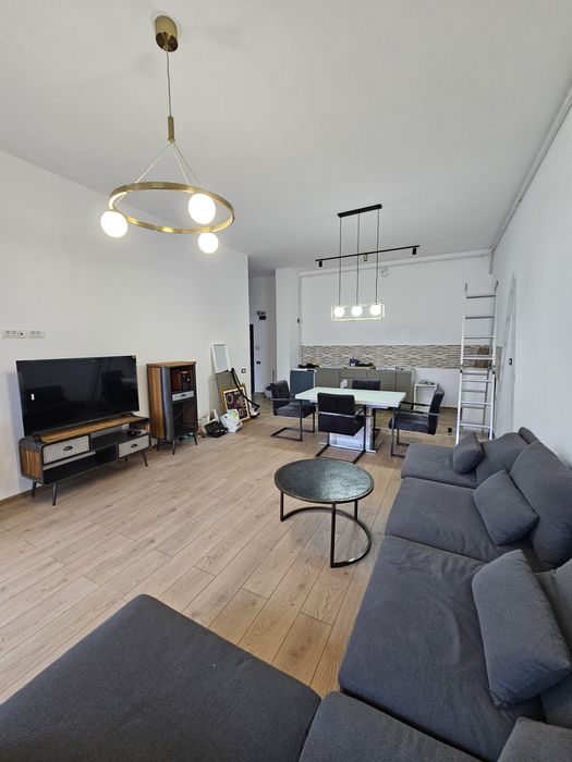 Inchiriez apartament cu 2 camere cu loc de parcare