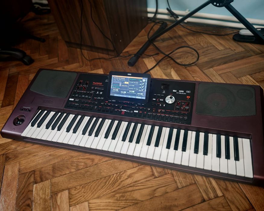 Vând Korg Pa1000