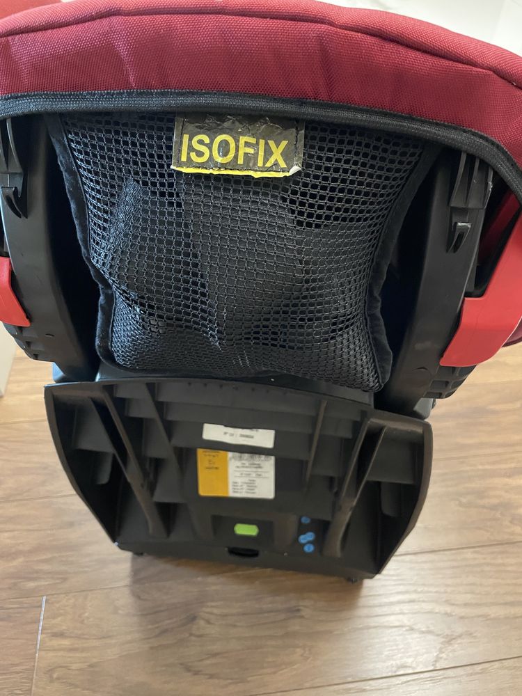 Столче за кола Bebe Confort (9-18кг) ISEOS IsoFix