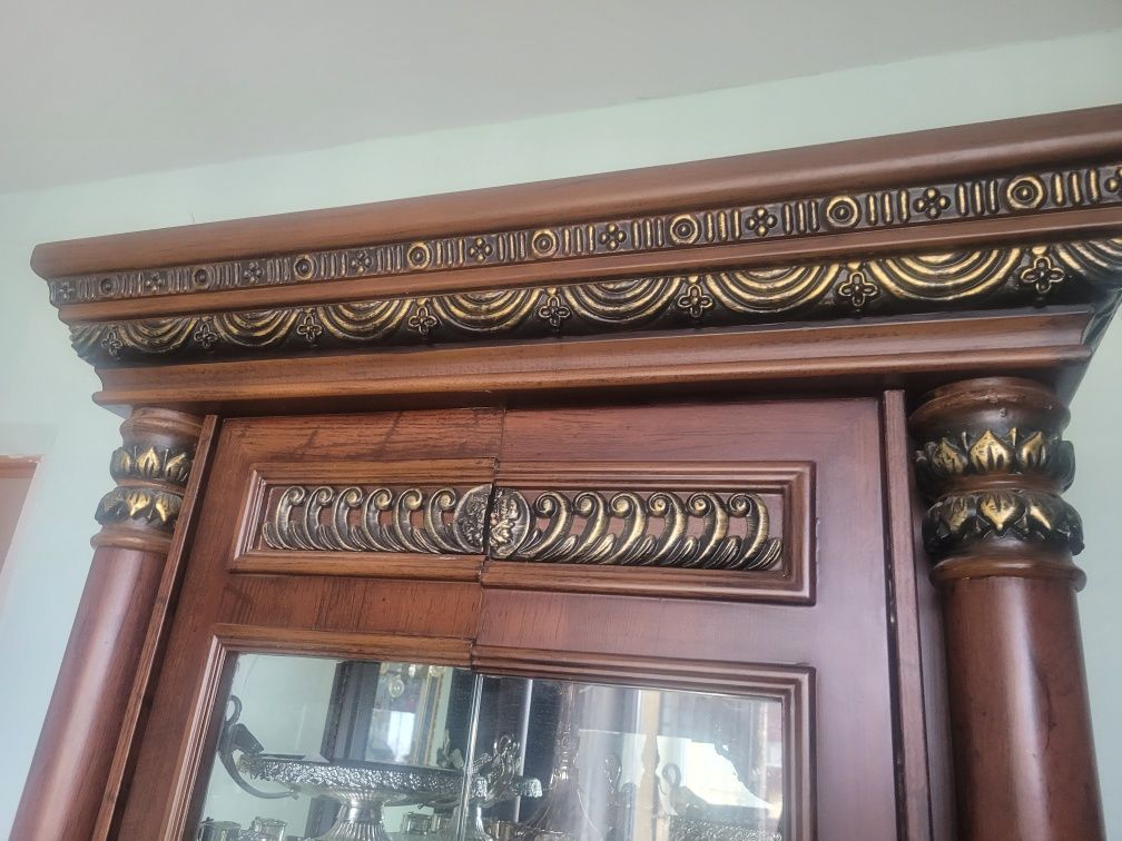 продам комод с зеркалом и стенку