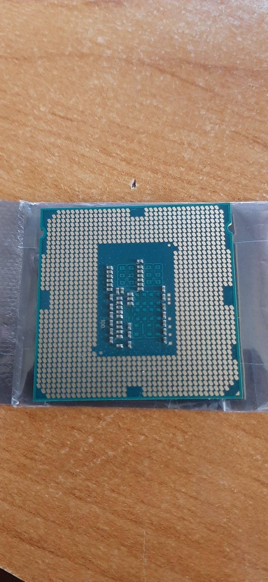 Продавам процесор Intel Core I3-4160 3.6Ghz