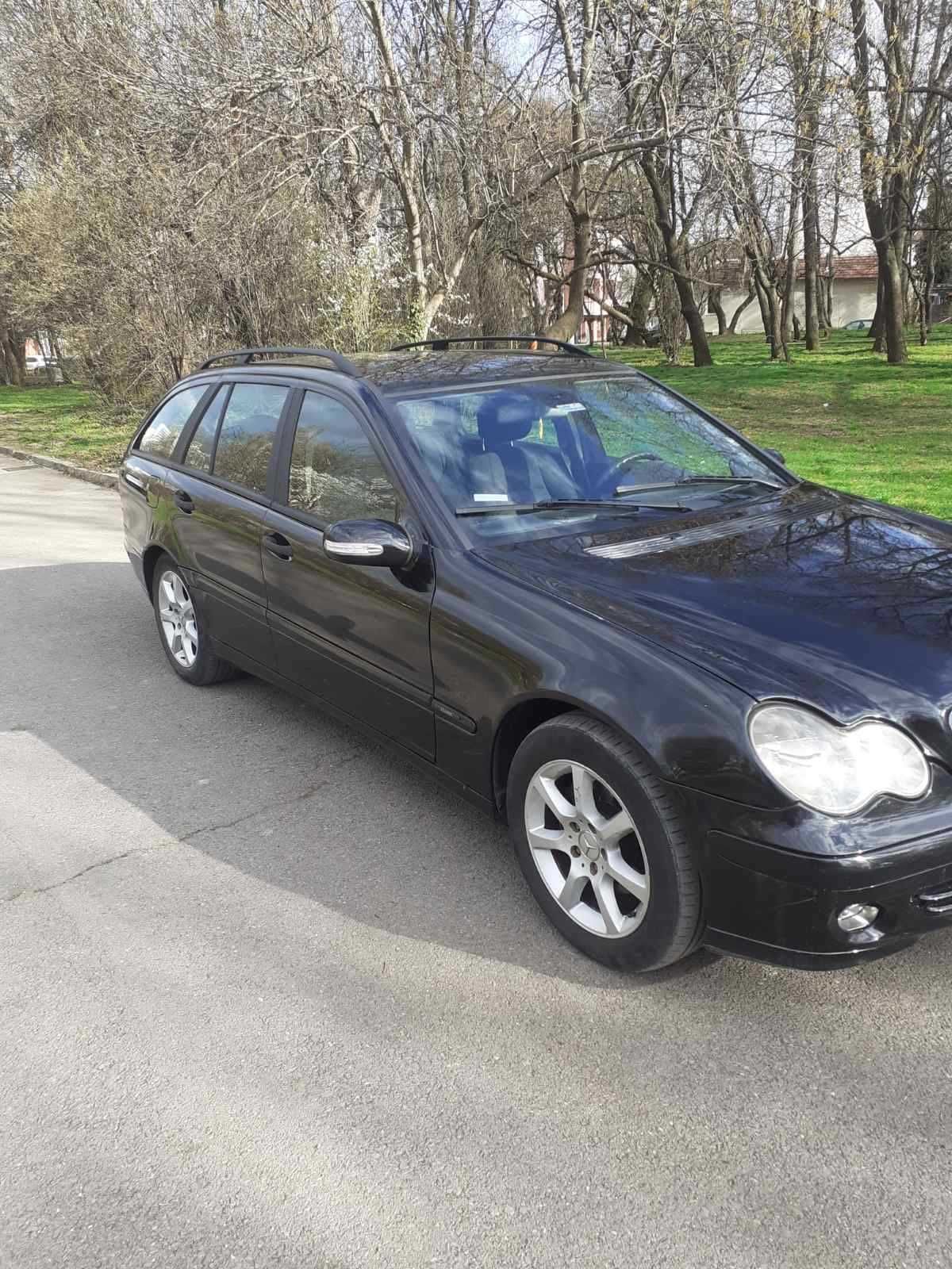 Продавам Мерцедес C220 CDI