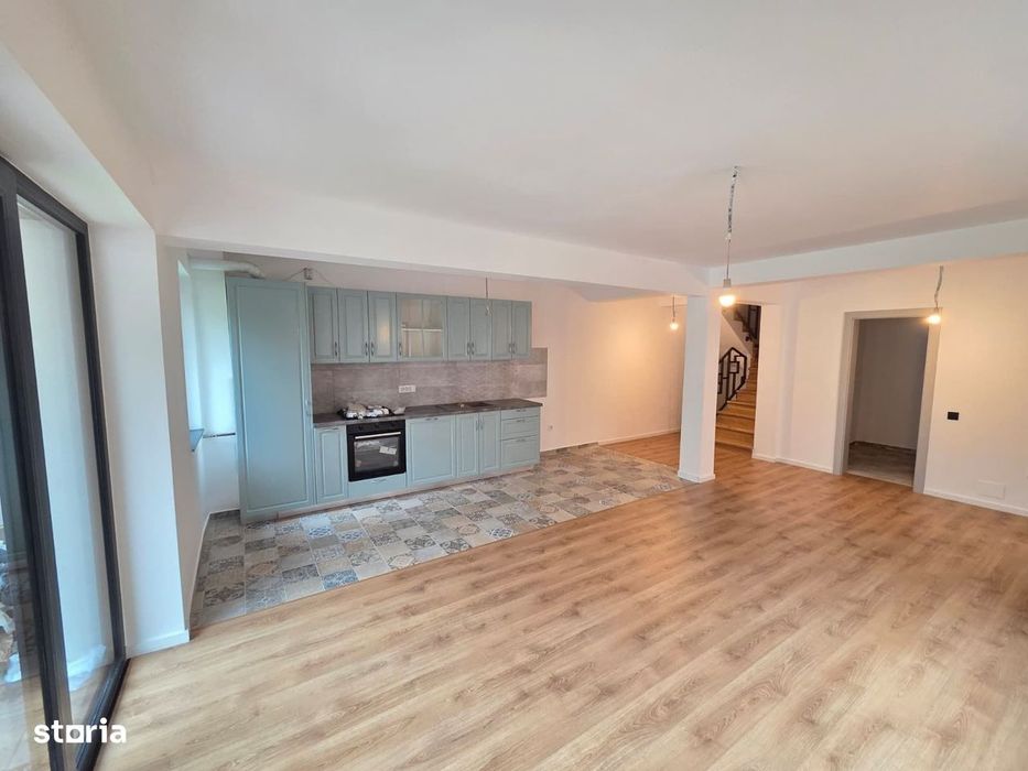 Duplex nou cu 4 camere de închiriat în Gruia