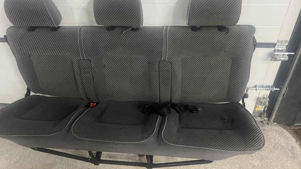 Сиденье заднее на Volkswagen T4 каравела