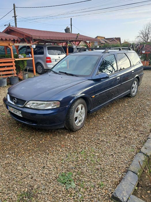Vând Opel Vectra B
