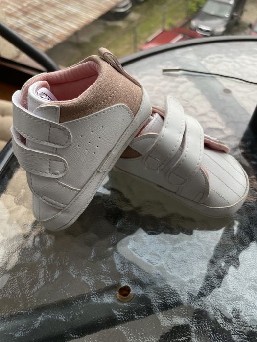 обувки за бебе размер 17