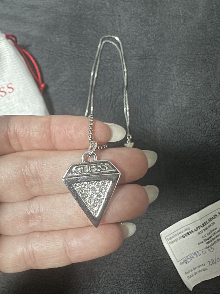 Дамски колие Guess