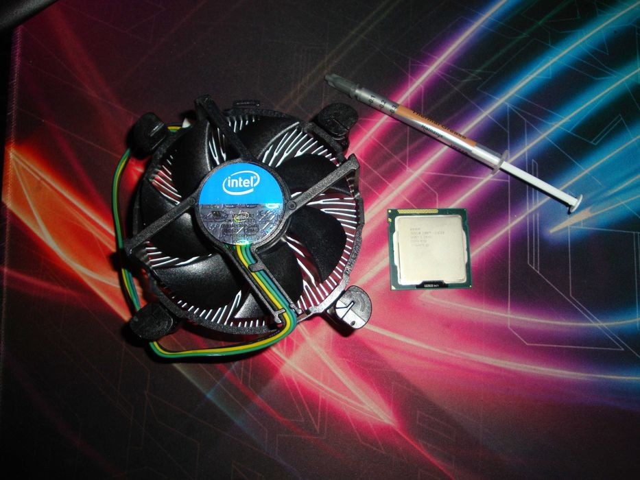 Procesor intel core i3 2120 3.3 Ghz socket 1155 + cooler + pasta termo
