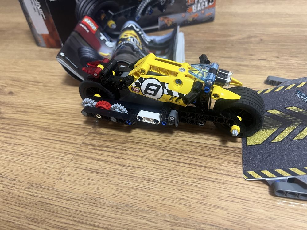 Конструктор LEGO Technic - Мотоциклет за каскади (42058)