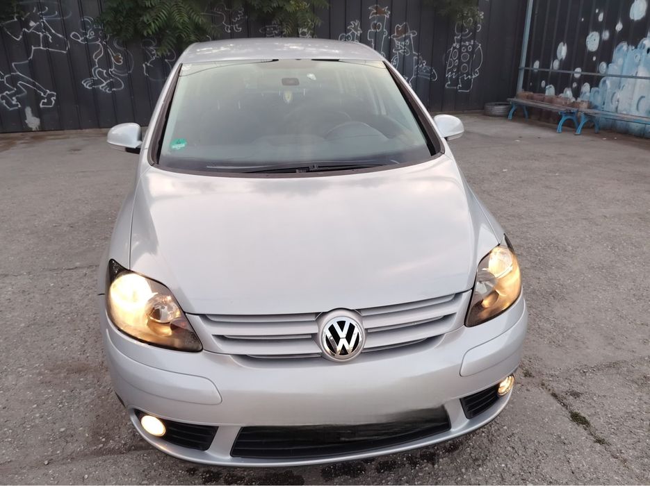 Vînd golf5plus 1.9 tdi
