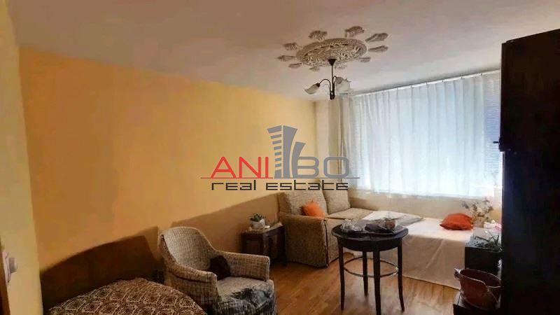 Продава се Двустаен апартамент в Варна, ВИНС - 63 кв.м за 2824 €/кв.м - Снимка #2
