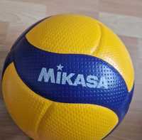 ОРИГИНАЛНА топка Mikasa v200w