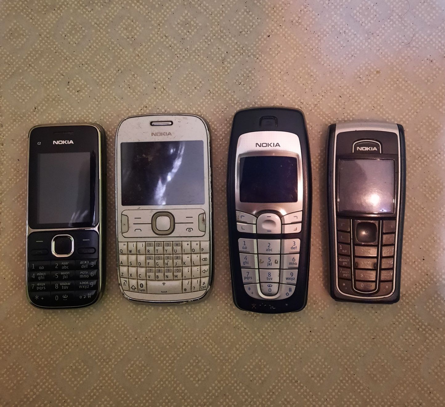 Nokia 6230 6010 и С2 01