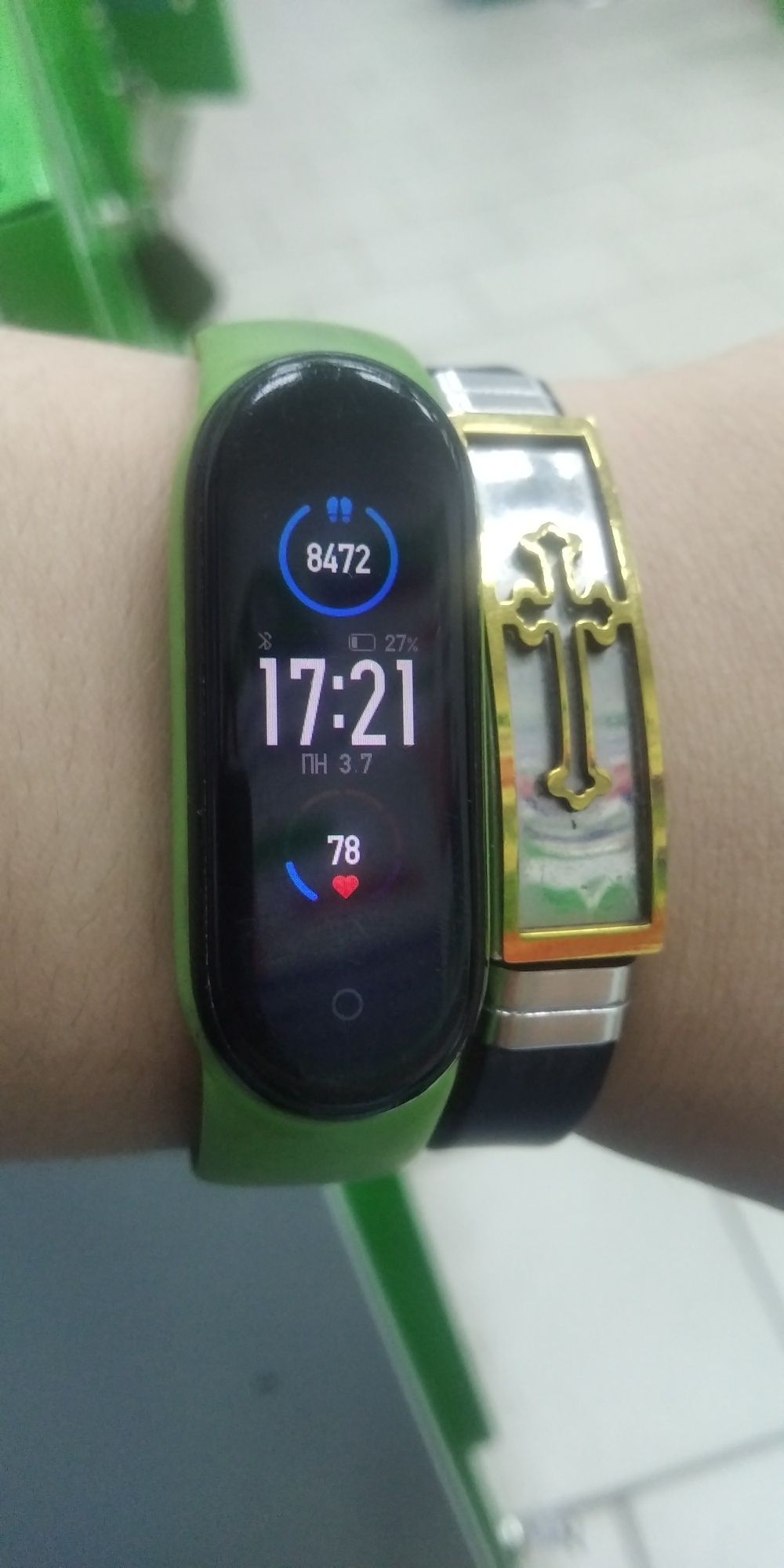 Срочно Продам Mi band 5