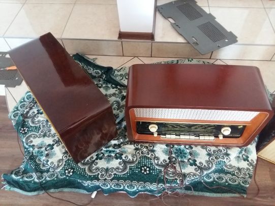 radio pe lampi stereo Oberon