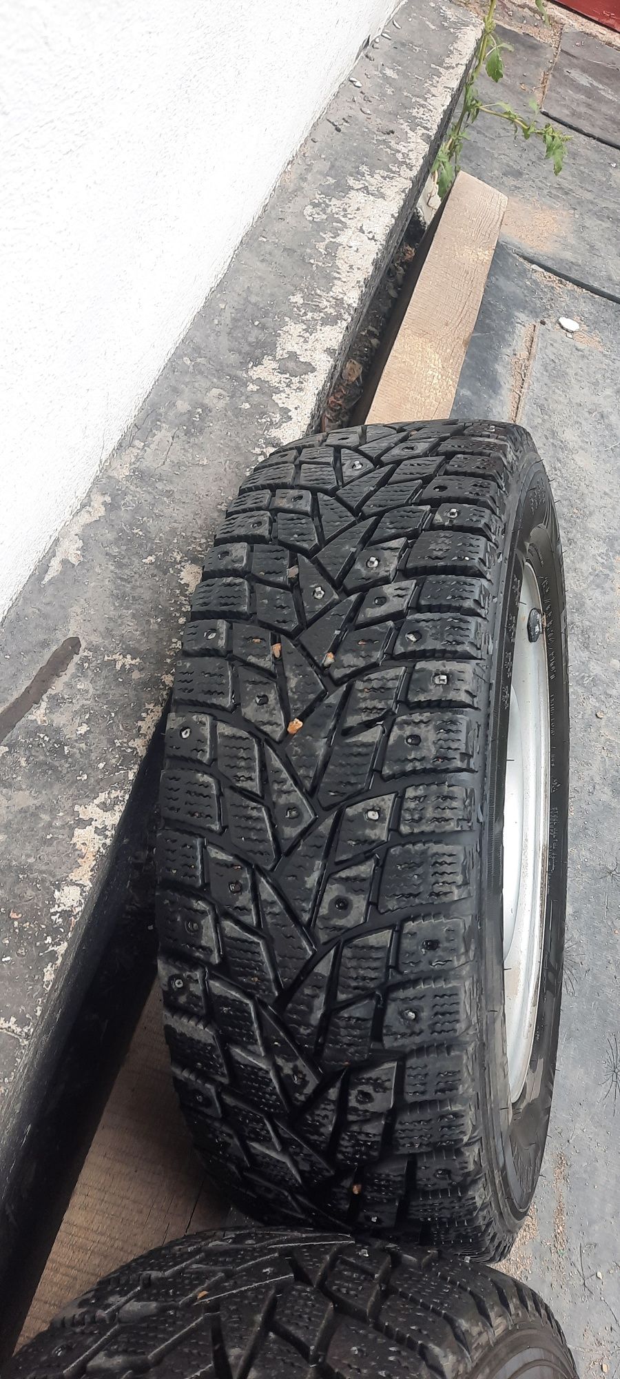 Комплект зимних колёс R 14 Ваз DUNLOP