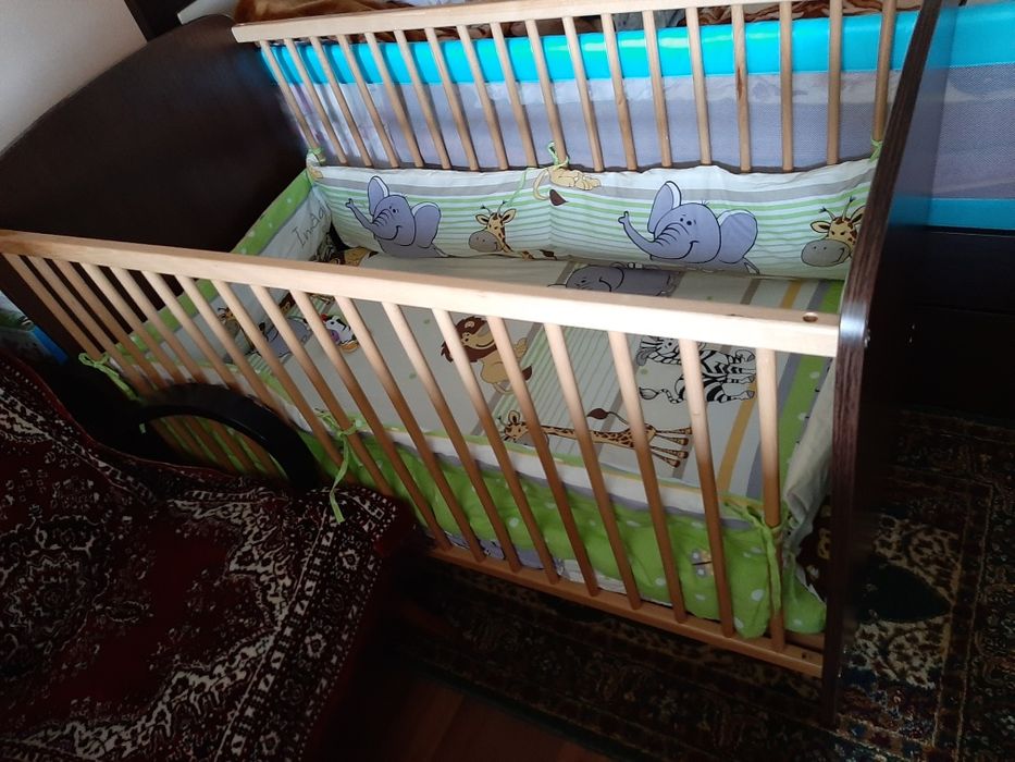 Pătuț cu balansoar