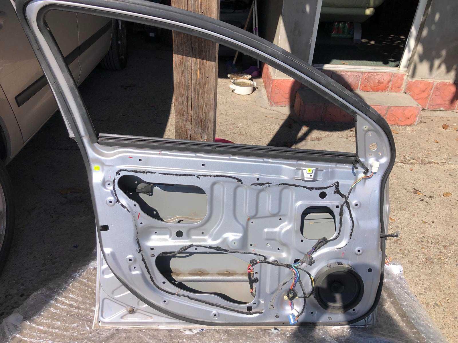 продавам  врата за  mitsubishi lancer