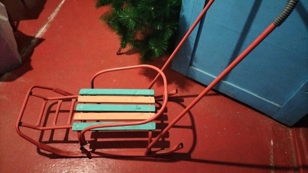 Продам санки детские.