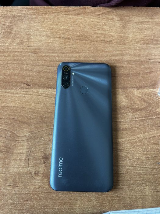 Realme.    C3