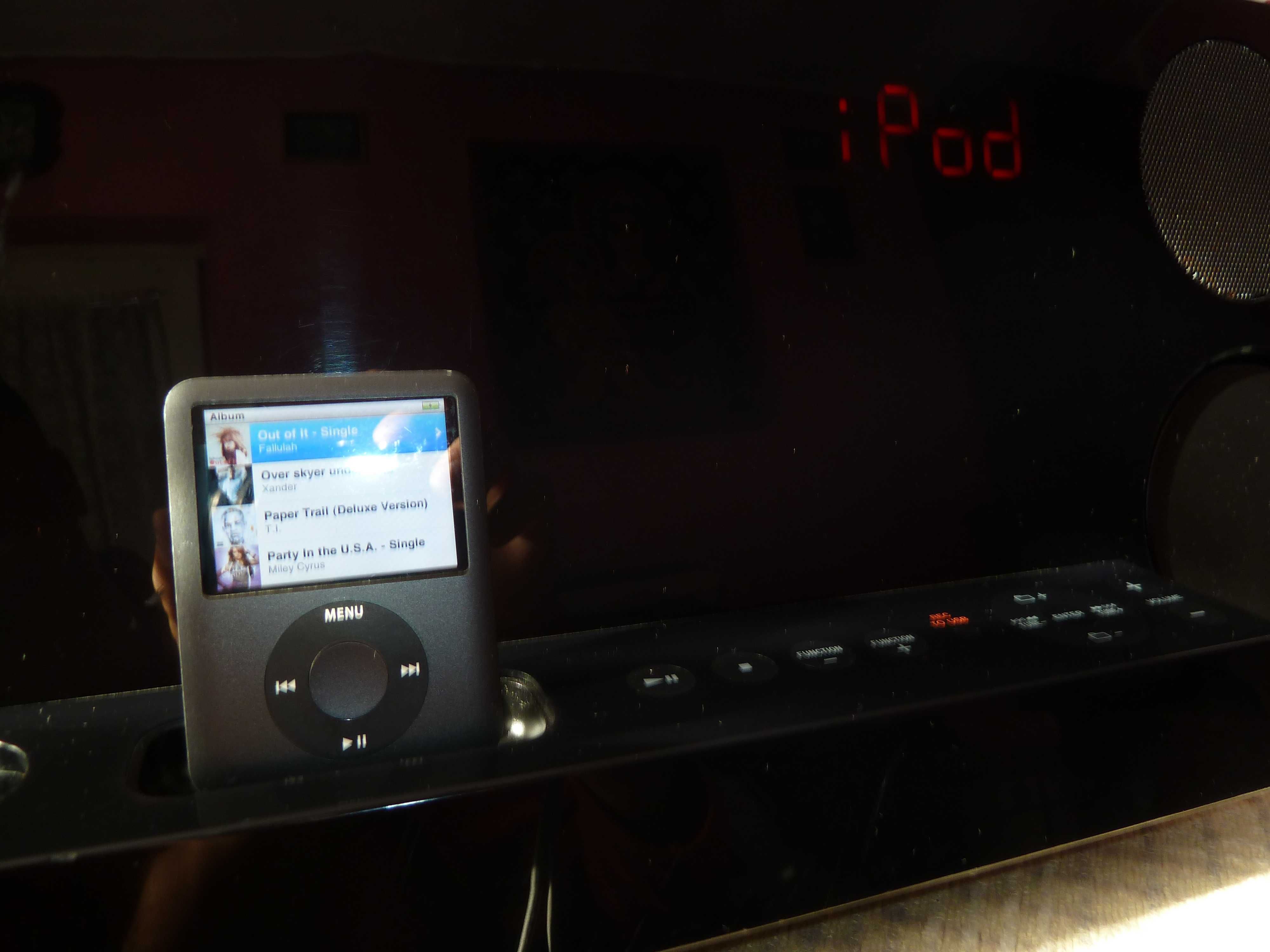 Micro HI-FI system Sony iPod/CD/USB/AUX/tuner radio AM/FM