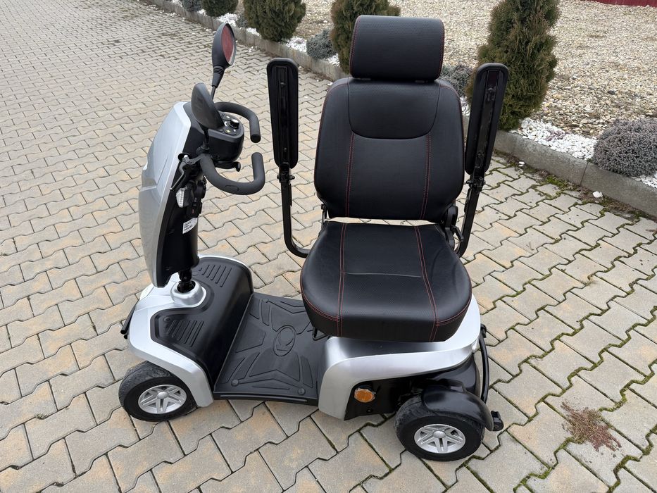 SCUTER ELECTRIC HANDICAP+Persoane Invarsta KYMCO aproape nou led