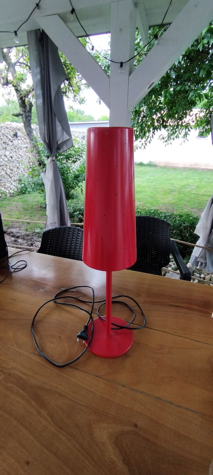 Lampa / veioza roșie 60 / perfect funcțională