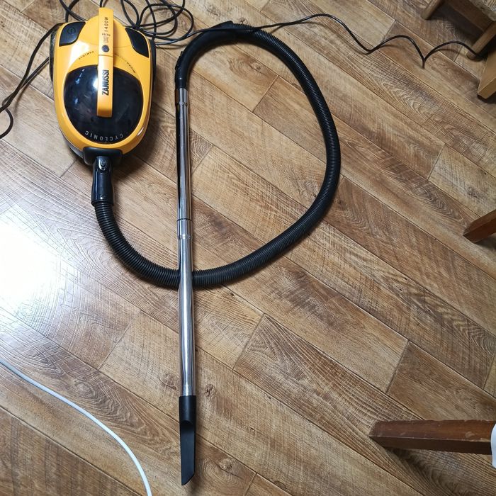 Пылесос рабочий  LG