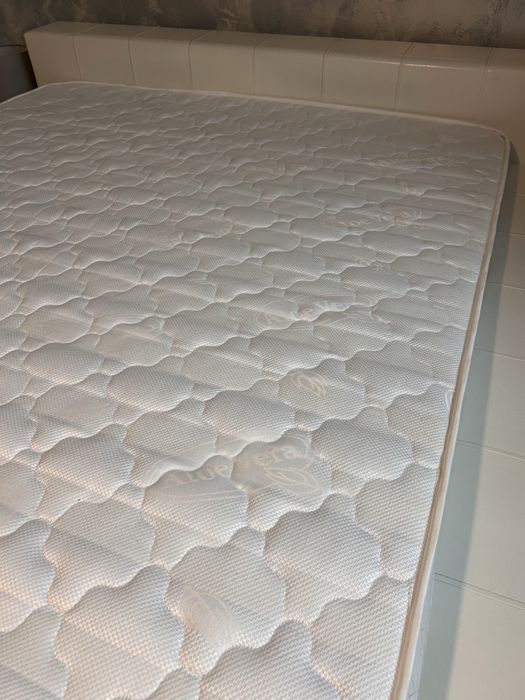 Vand pat tapitat piele ecologica 160 x 200 cm +saltea+2 noptiere