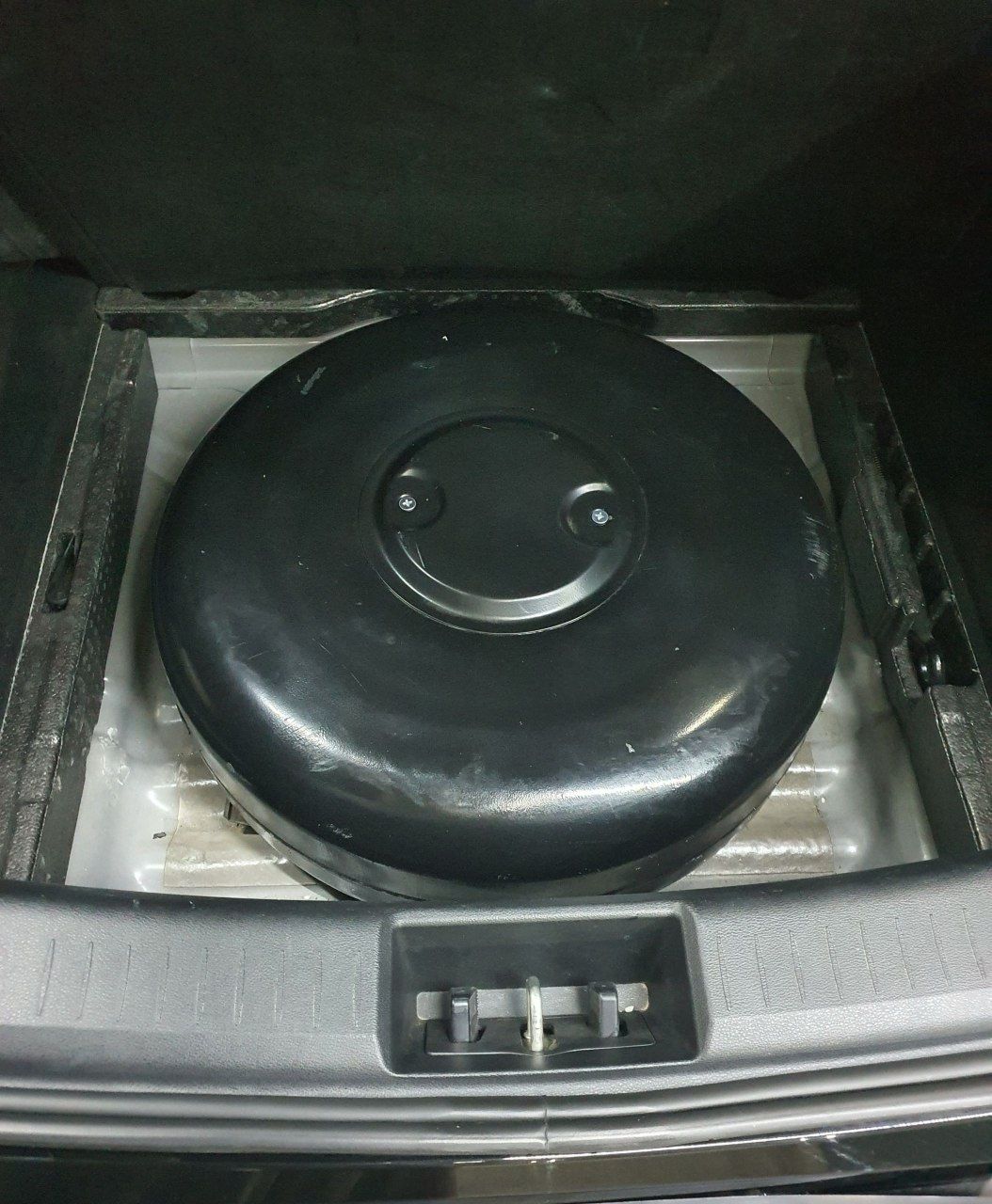 Jac j7  Luxury Liftbek 1.5 Turbo qora rang