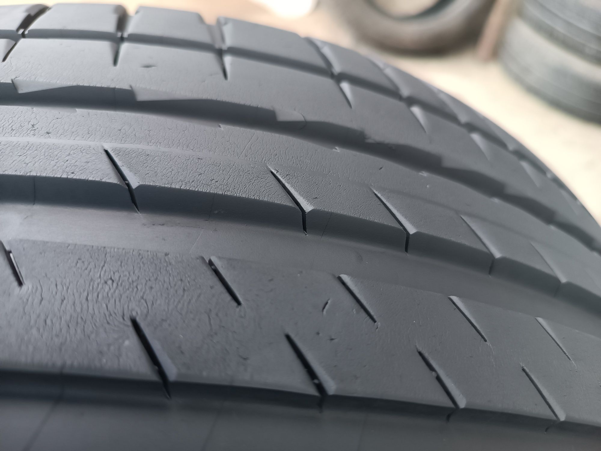 225/45/19 Michelin