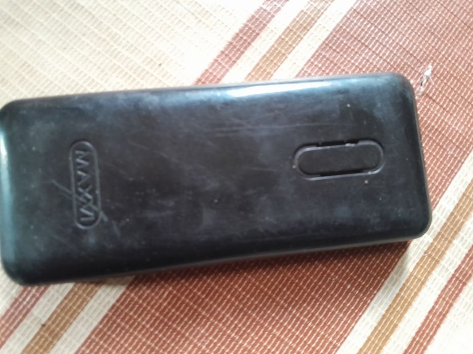 Продаётся старый телефон maxvi