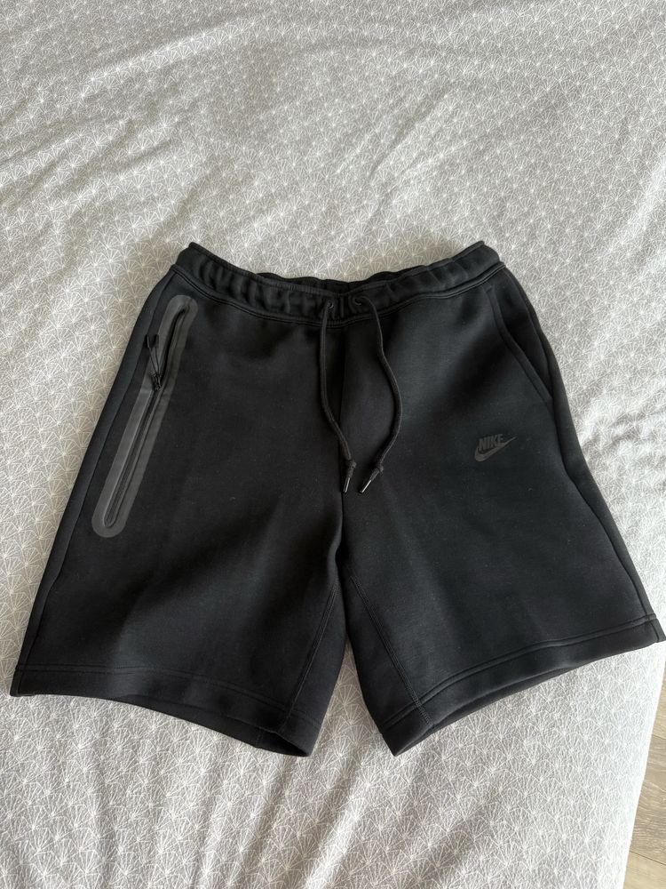 Къси панталони Nike Tech