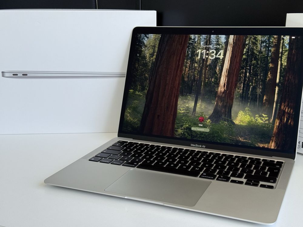 MacBook Air M1 – 512GB SSD / 8GB RAM – Като Нов!