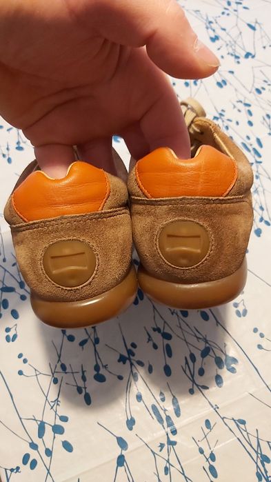 Pantofi tip adidași din piele