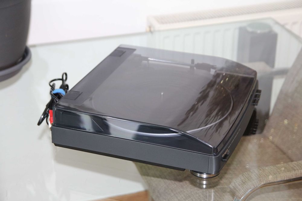 Aiwa PX-E855 cu preamplificator incorporat, curea si ac noi.