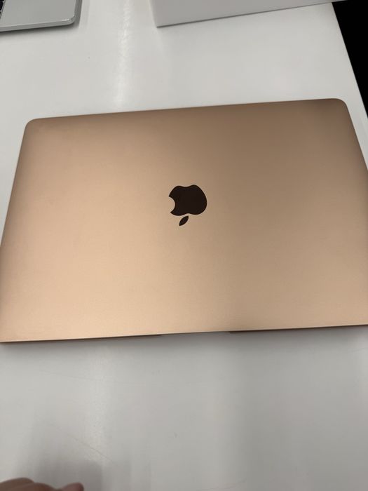 MAC Book Air Retina, 13 inch, 2019
