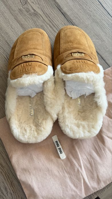 Дамски чехли на Miu Miu