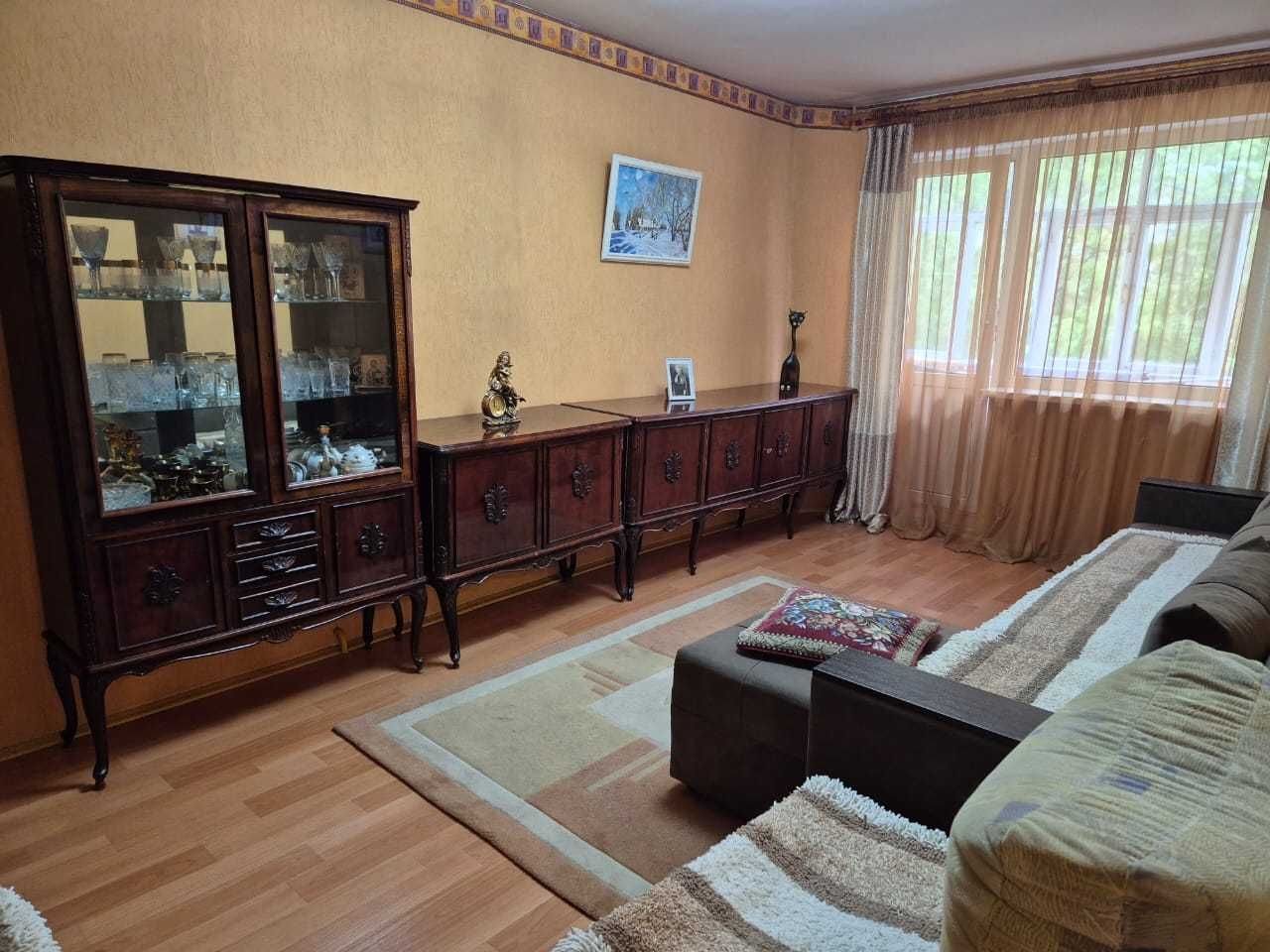 Продам 3 комнатную квартиру в центре
